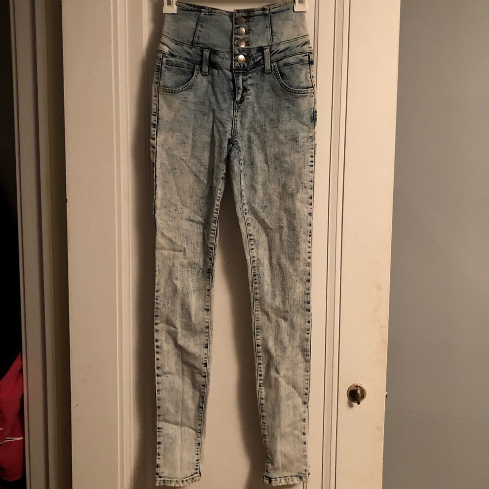 High waisted jeans